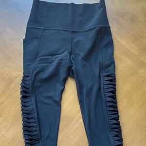 Athleta Black Salutation 7/8 Tight Leggings